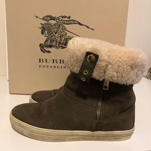Shearling Burberry Boots size 37.5 or 7 US